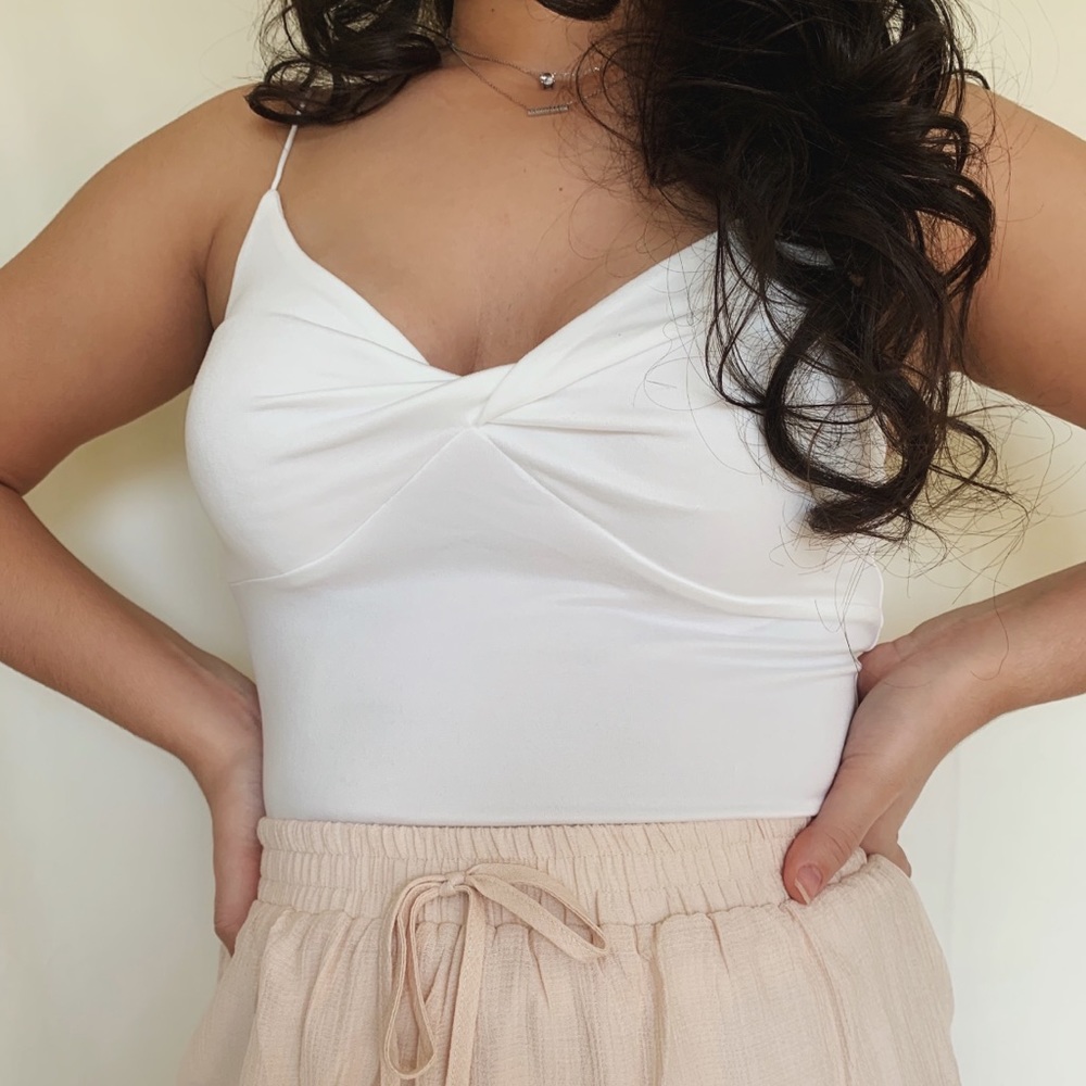 Twist detail top